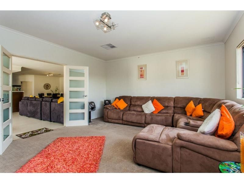 33 Caterpillar Road, Success WA 6164