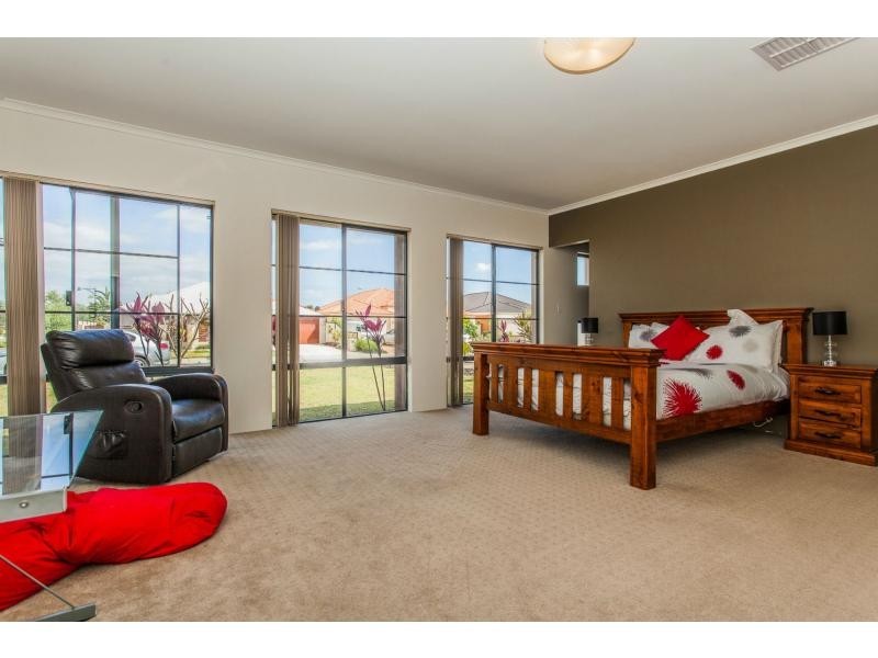 33 Caterpillar Road, Success WA 6164