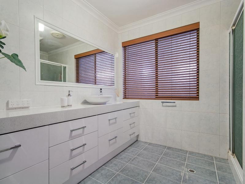 8 Alfred Close, Safety Bay WA 6169