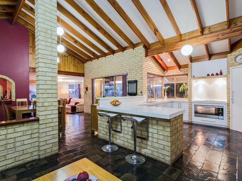 8 Alfred Close, Safety Bay WA 6169