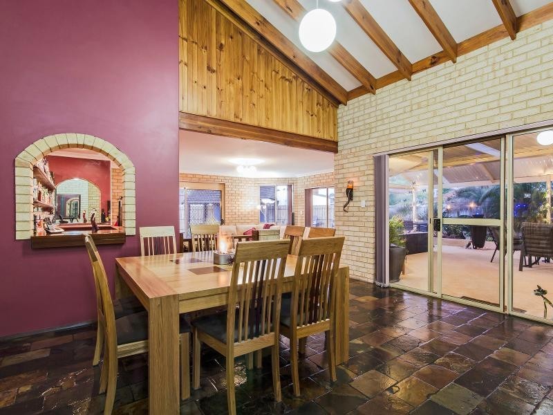 8 Alfred Close, Safety Bay WA 6169