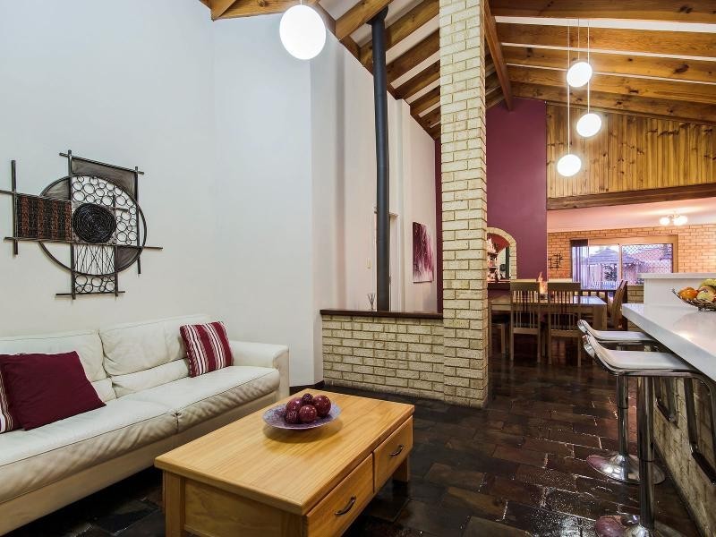 8 Alfred Close, Safety Bay WA 6169