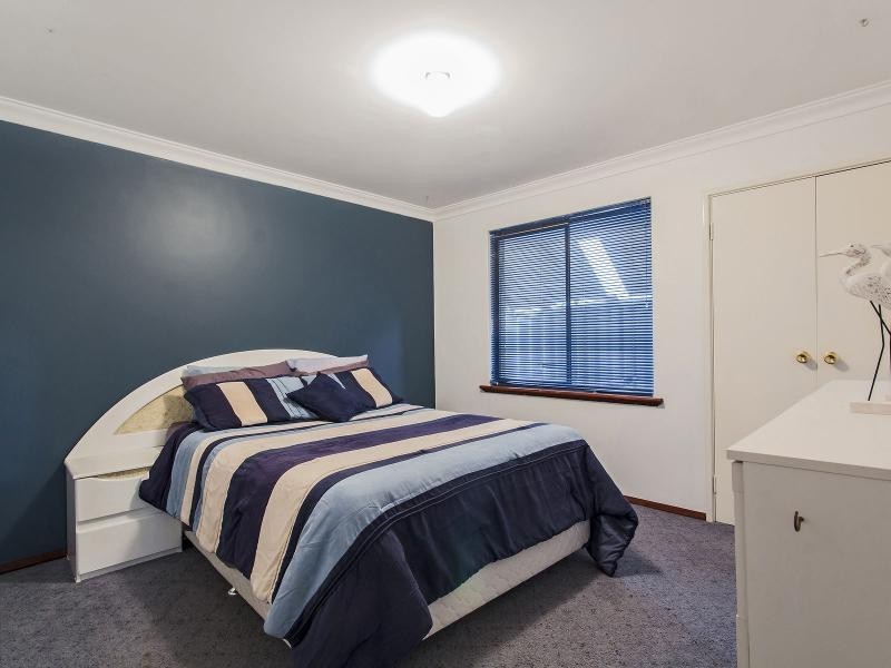 8 Alfred Close, Safety Bay WA 6169