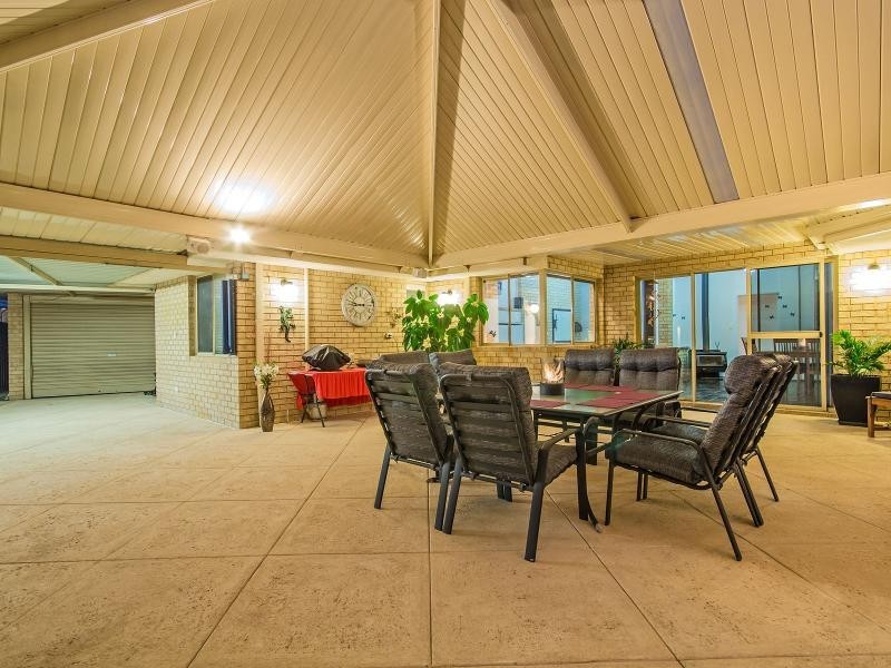 8 Alfred Close, Safety Bay WA 6169