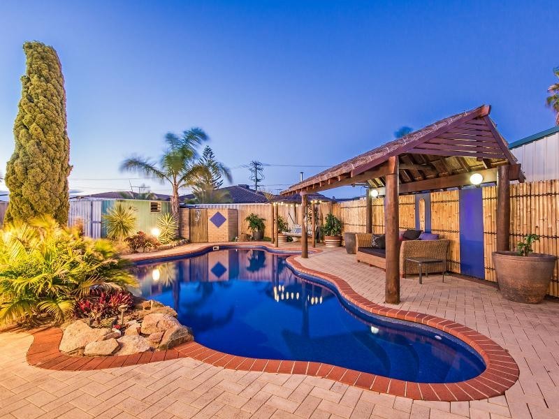 8 Alfred Close, Safety Bay WA 6169