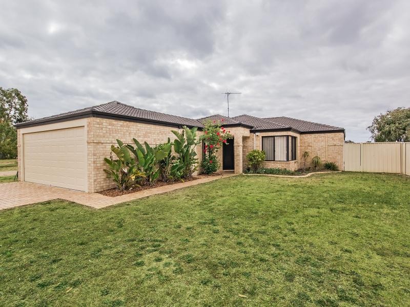 2 Belmont Close, Port Kennedy WA 6172