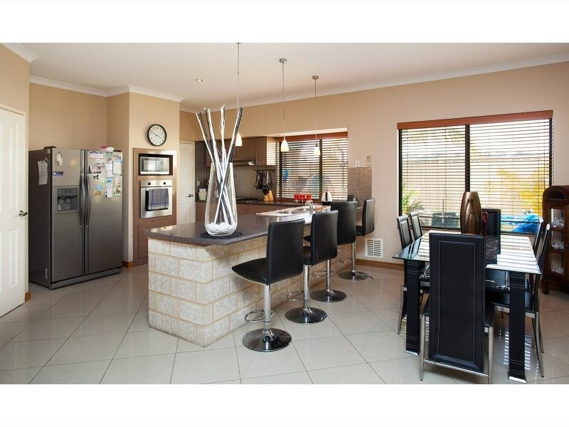 18 Indiana Way, Hocking WA 6065