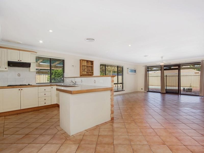 49 Hennessy Way, Rockingham WA 6168