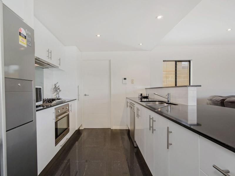 8/15 Benjamin Way, Rockingham WA 6168