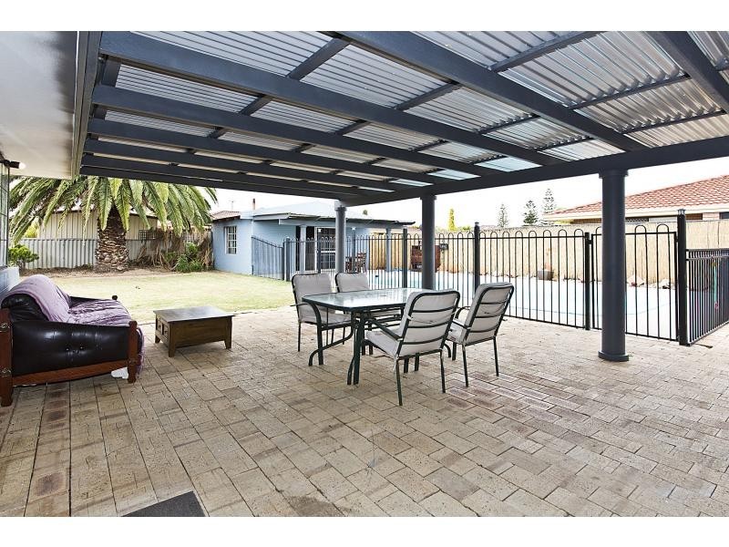 12 Biscayne Street, Safety Bay WA 6169
