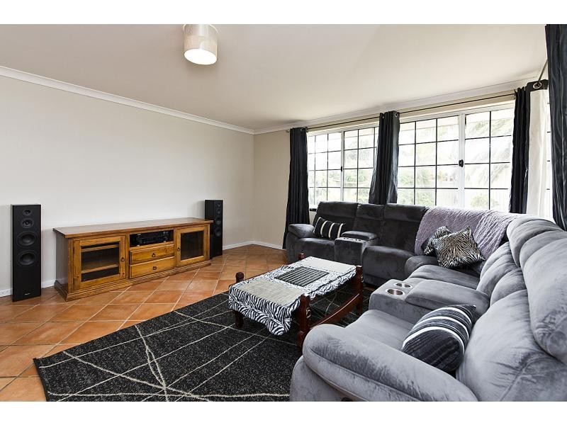 12 Biscayne Street, Safety Bay WA 6169
