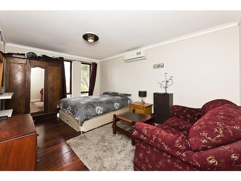 12 Biscayne Street, Safety Bay WA 6169