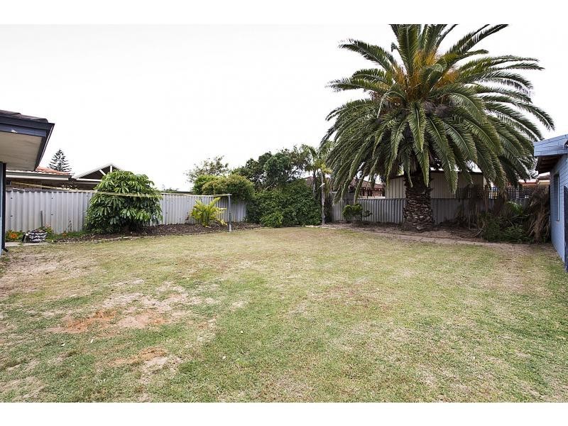 12 Biscayne Street, Safety Bay WA 6169