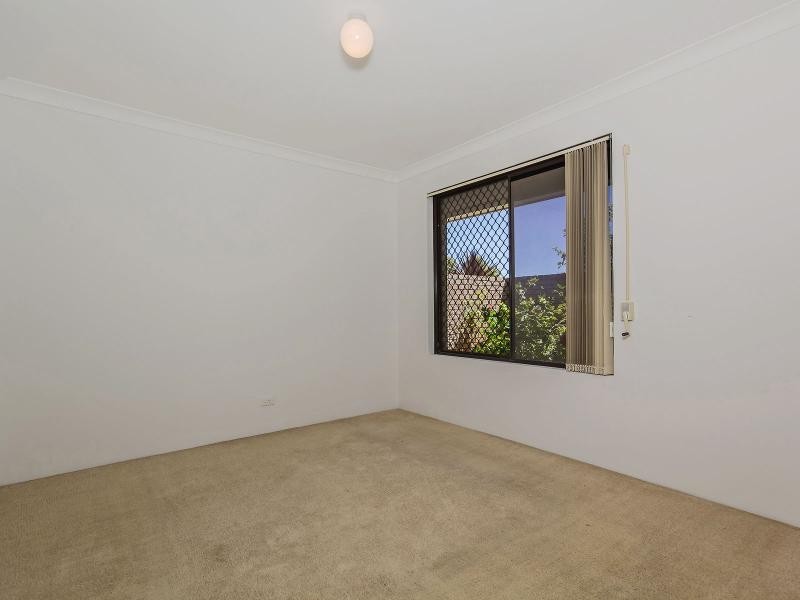 35 Waikiki Road, Safety Bay WA 6169