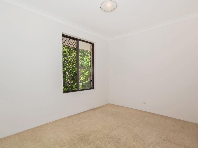 35 Waikiki Road, Safety Bay WA 6169