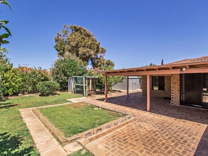 35 Waikiki Road, Safety Bay WA 6169