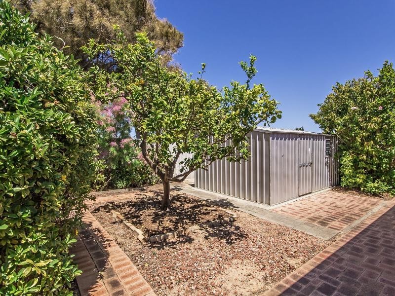 35 Waikiki Road, Safety Bay WA 6169