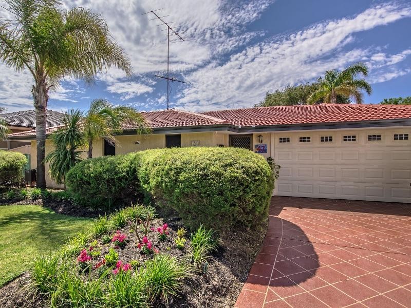 47 Donald Drive, Safety Bay WA 6169