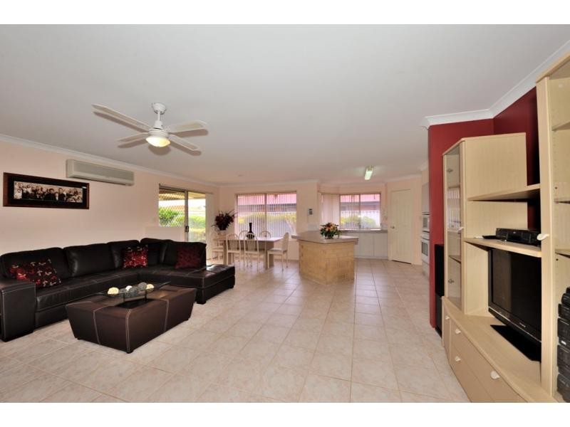 5 Benalla Place, Rockingham WA 6168