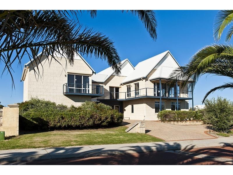 2 Orlando Boulevard, Secret Harbour WA 6173