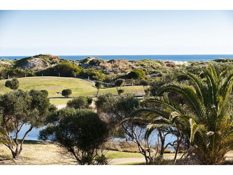 2 Orlando Boulevard, Secret Harbour WA 6173