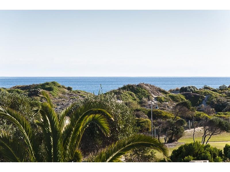 2 Orlando Boulevard, Secret Harbour WA 6173