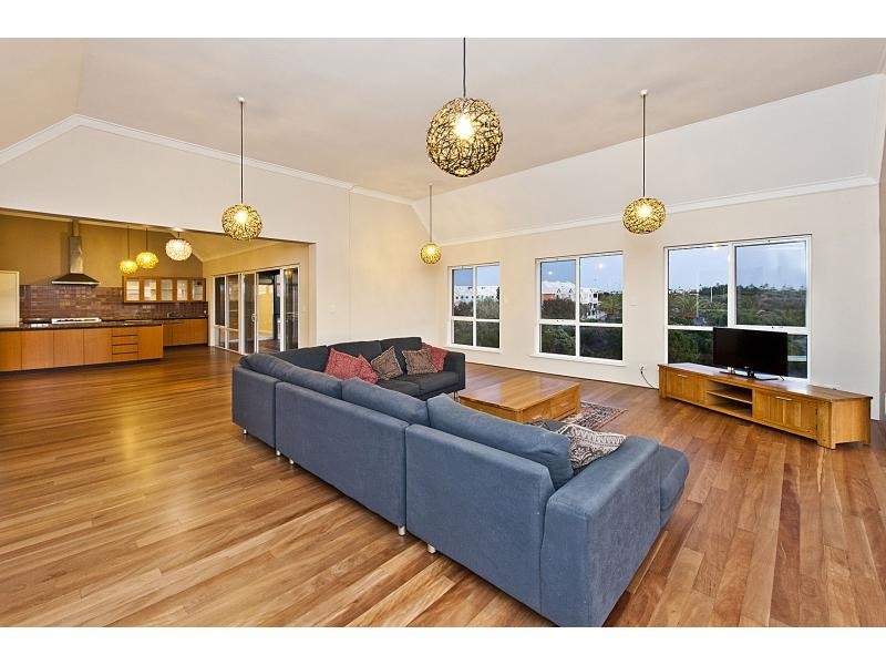 2 Orlando Boulevard, Secret Harbour WA 6173