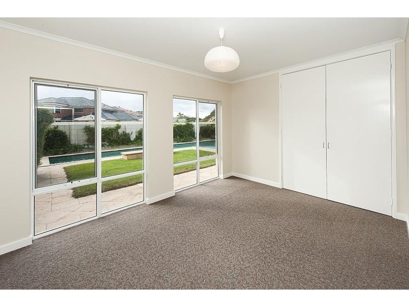 2 Orlando Boulevard, Secret Harbour WA 6173