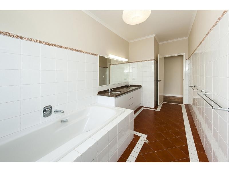 2 Orlando Boulevard, Secret Harbour WA 6173