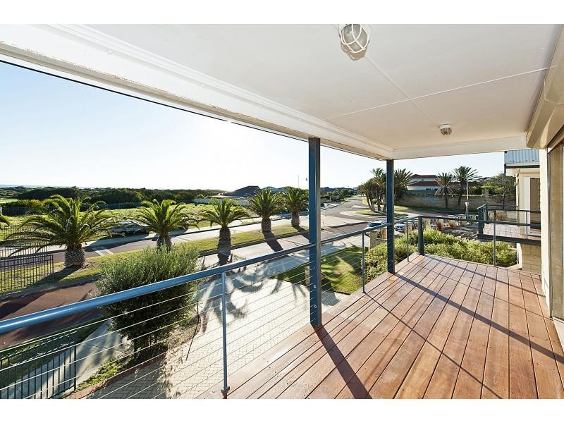 2 Orlando Boulevard, Secret Harbour WA 6173