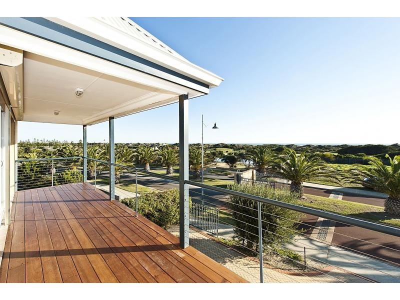 2 Orlando Boulevard, Secret Harbour WA 6173