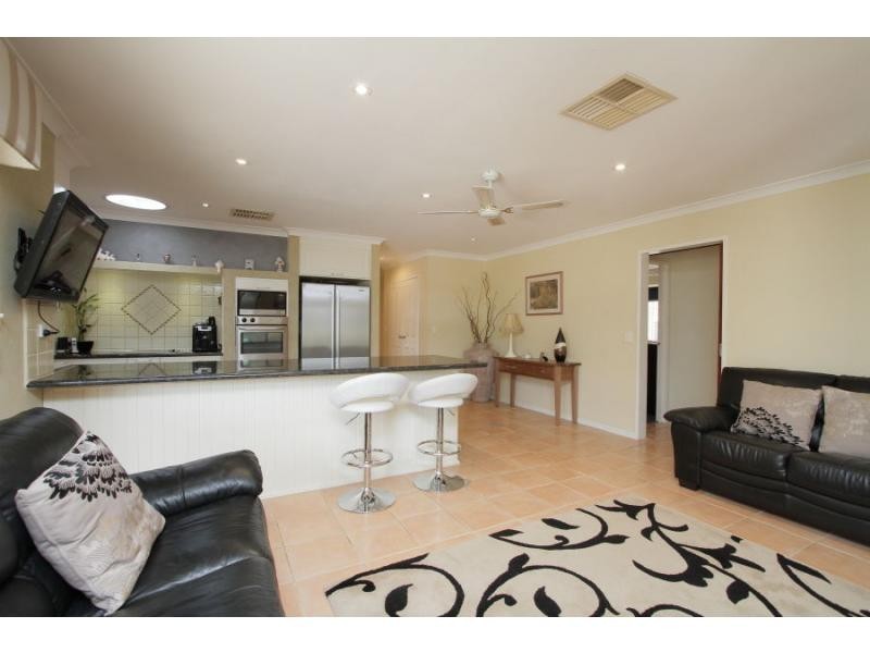 28 Ruffian Loop, Willetton WA 6155