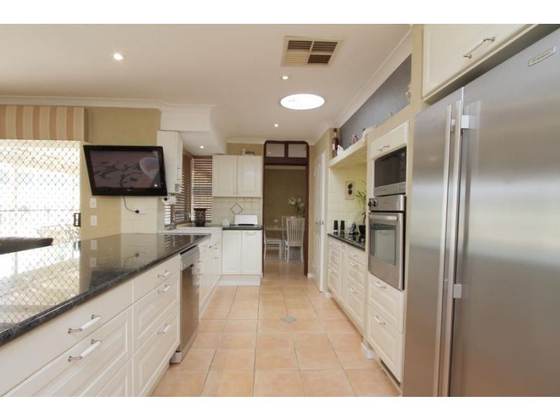 28 Ruffian Loop, Willetton WA 6155
