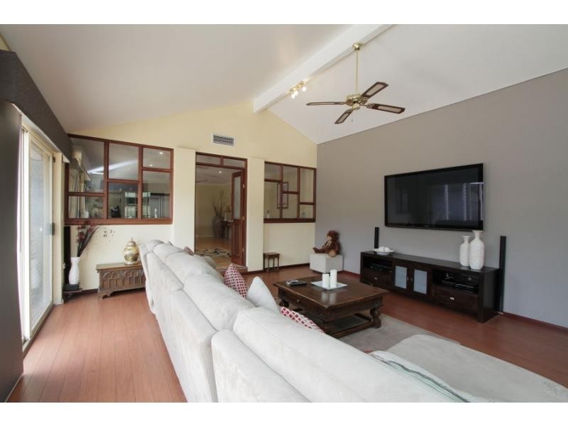 28 Ruffian Loop, Willetton WA 6155
