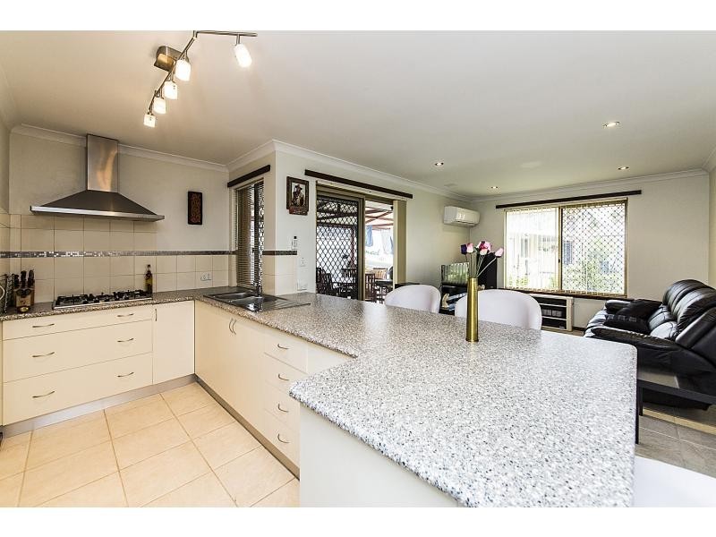 4 Chusan Court, Warnbro WA 6169
