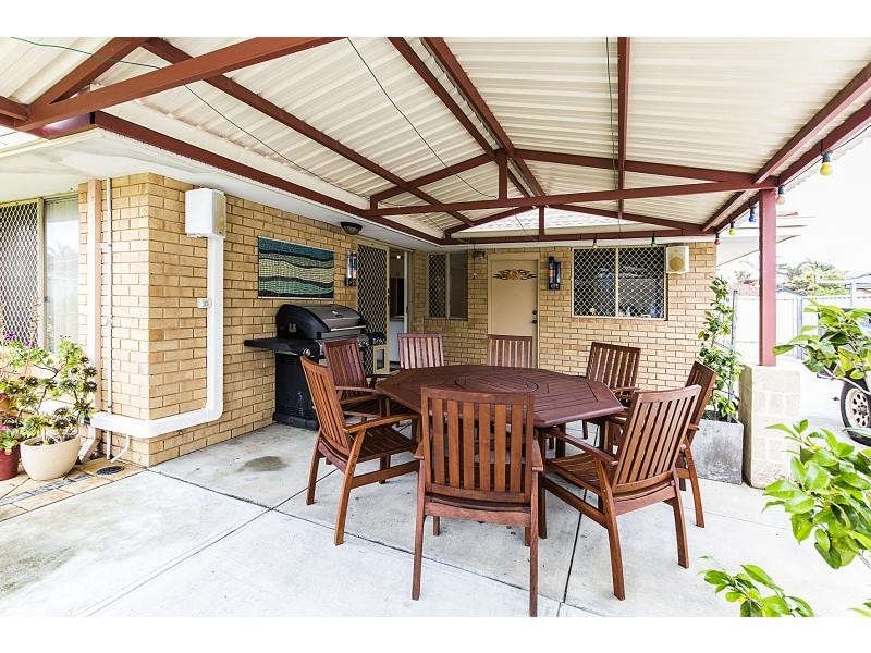 4 Chusan Court, Warnbro WA 6169