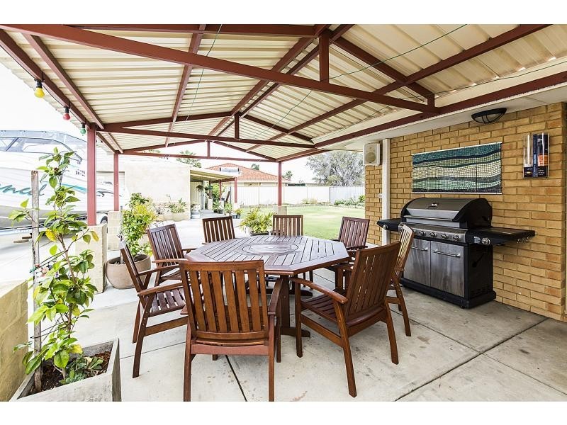 4 Chusan Court, Warnbro WA 6169