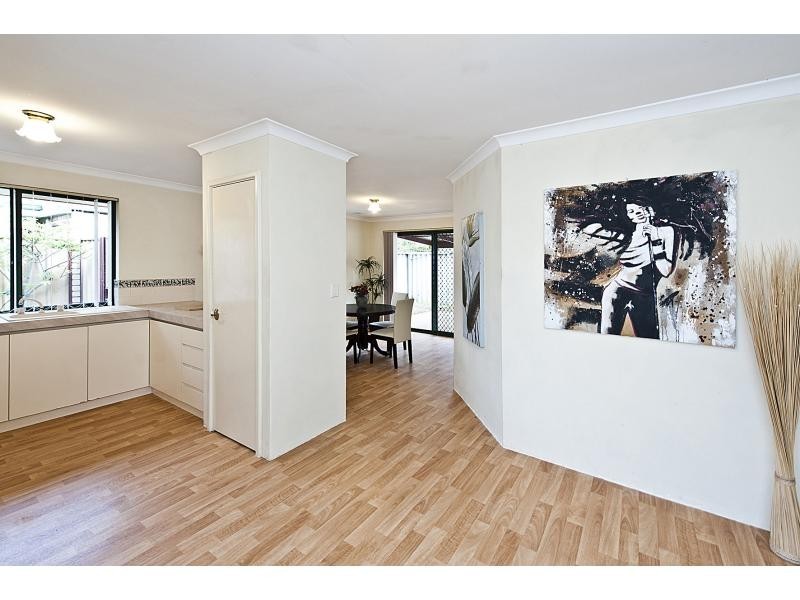 5/2 Redbud Mews, Cooloongup WA 6168