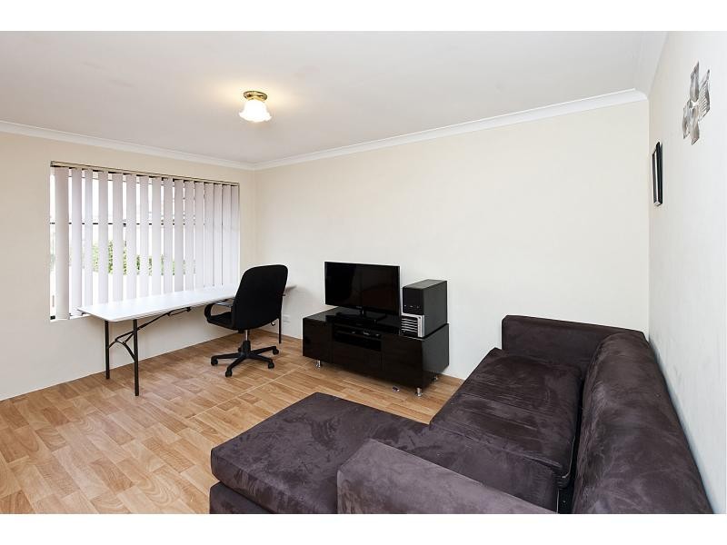 5/2 Redbud Mews, Cooloongup WA 6168