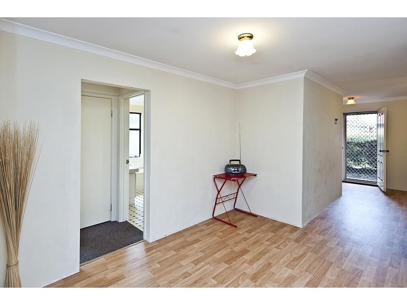 5/2 Redbud Mews, Cooloongup WA 6168