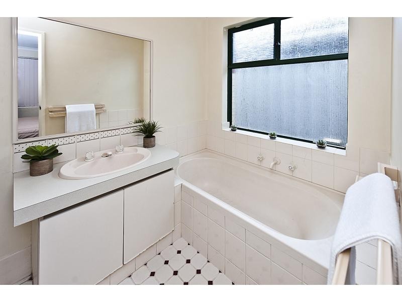 5/2 Redbud Mews, Cooloongup WA 6168