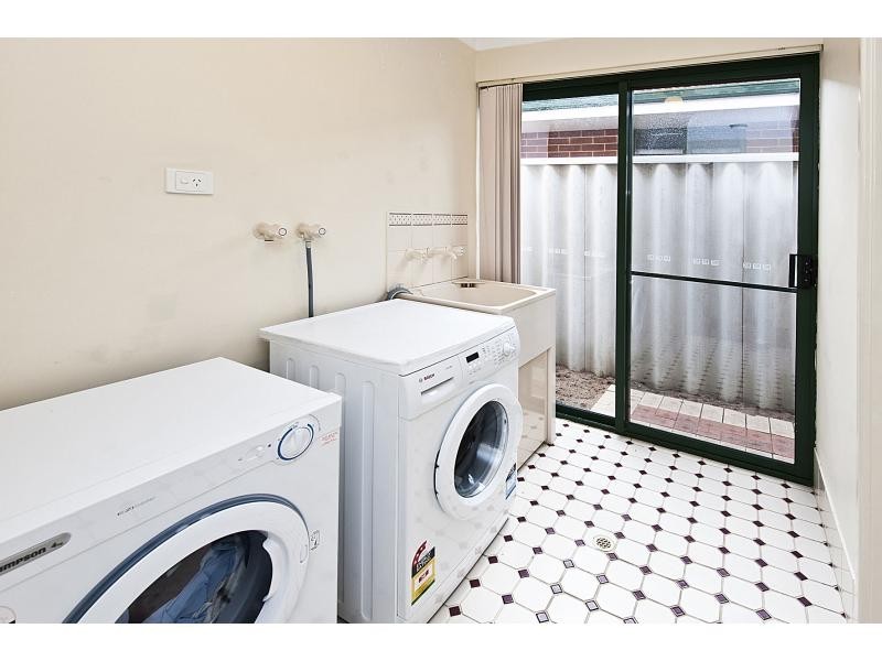 5/2 Redbud Mews, Cooloongup WA 6168