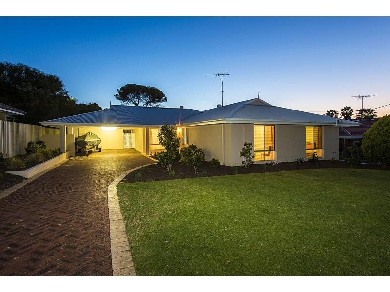 62 Cook Avenue, Hillarys WA 6025