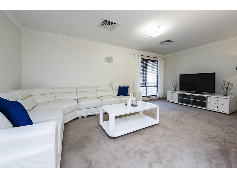 62 Cook Avenue, Hillarys WA 6025