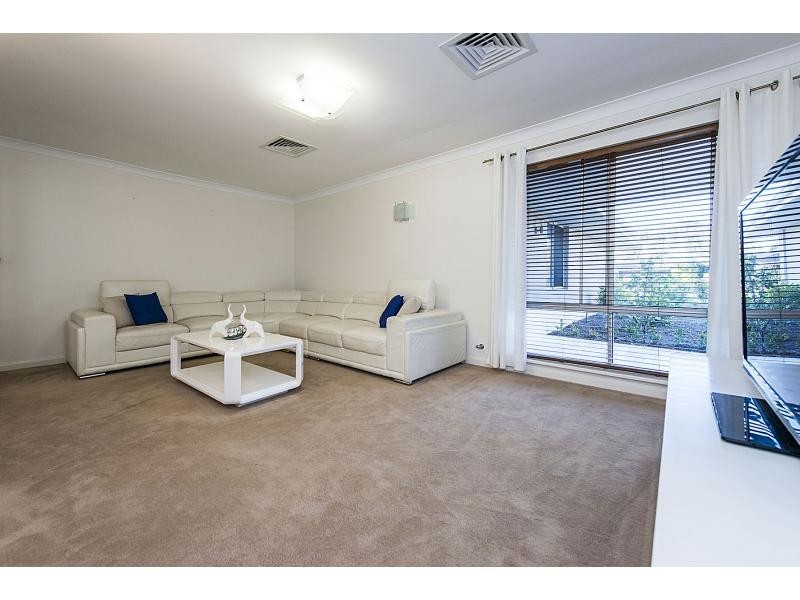 62 Cook Avenue, Hillarys WA 6025