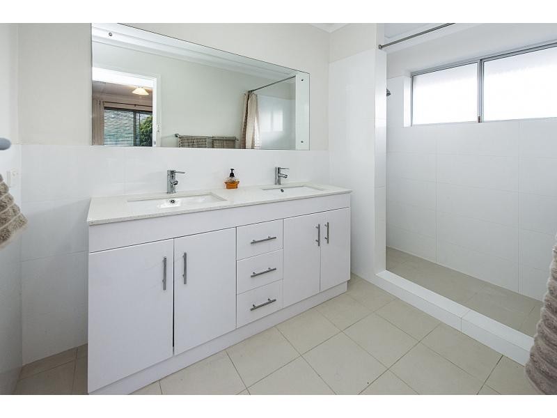 62 Cook Avenue, Hillarys WA 6025