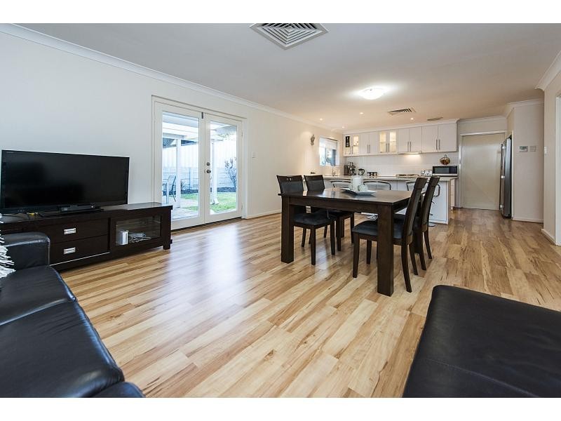 62 Cook Avenue, Hillarys WA 6025