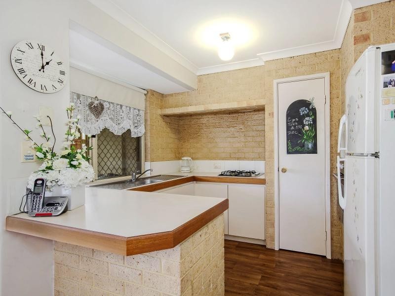 98b The Avenue, Warnbro WA 6169