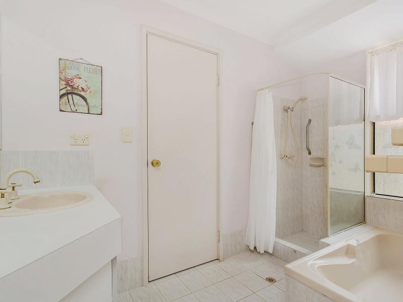 98b The Avenue, Warnbro WA 6169