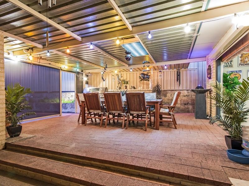 11 Staunton Rise, Halls Head WA 6210